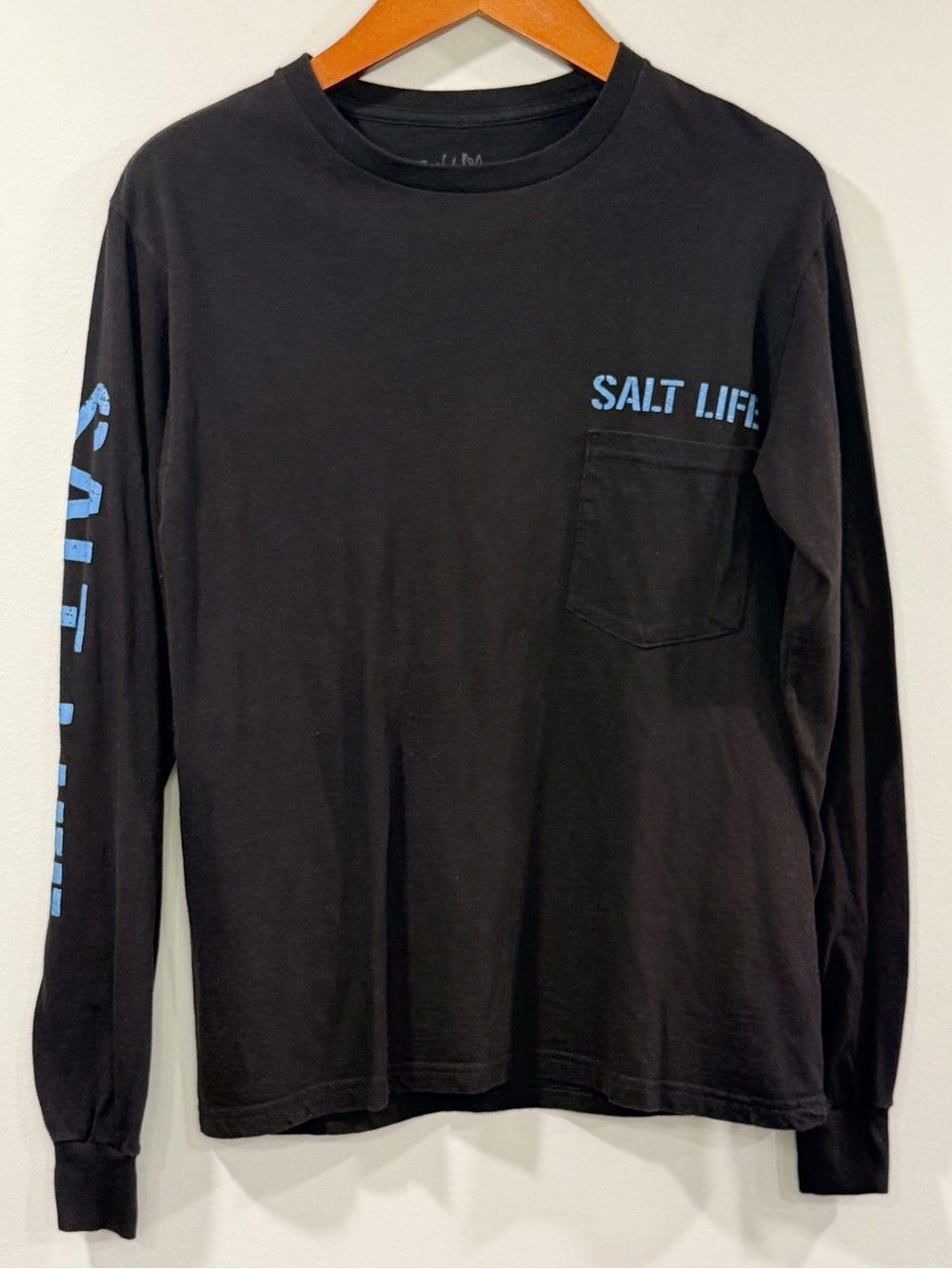 Salt Life Mens Black Long-Sleeve Pocket Tee with Light Blue Logo Size S
